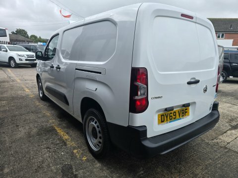 Vauxhall Combo L2h1 2300 Edition White #4