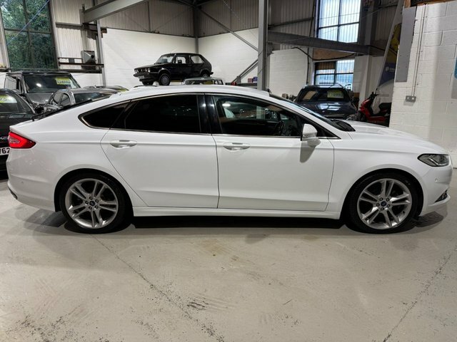 Ford Mondeo 2.0 Tdci Titanium Hatchback Euro White #2