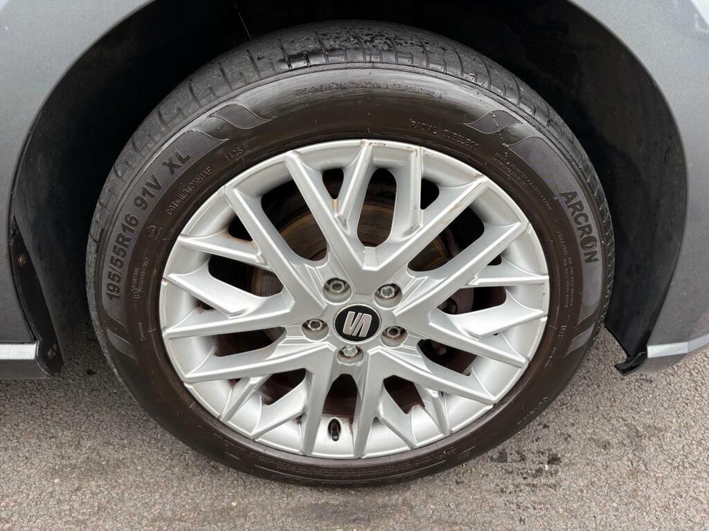 Seat Ibiza 1.0 Tsi Se Design Hatchback XNZ5694 Grey #5