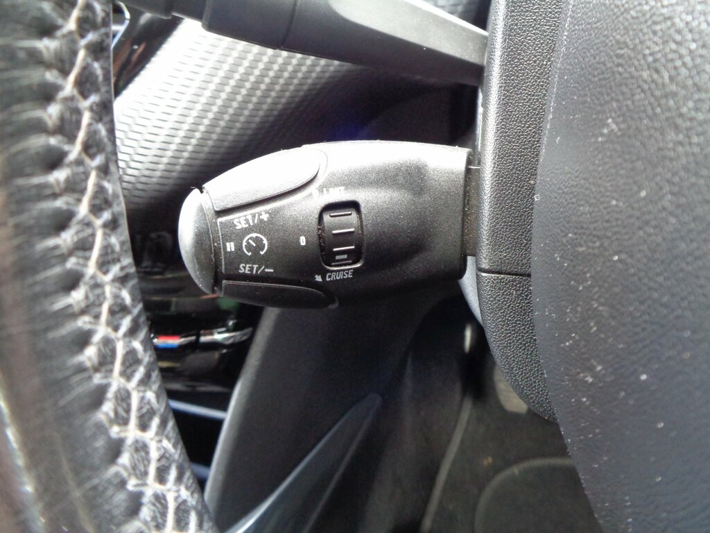 Peugeot 2008 1.6E Hdi Red #24