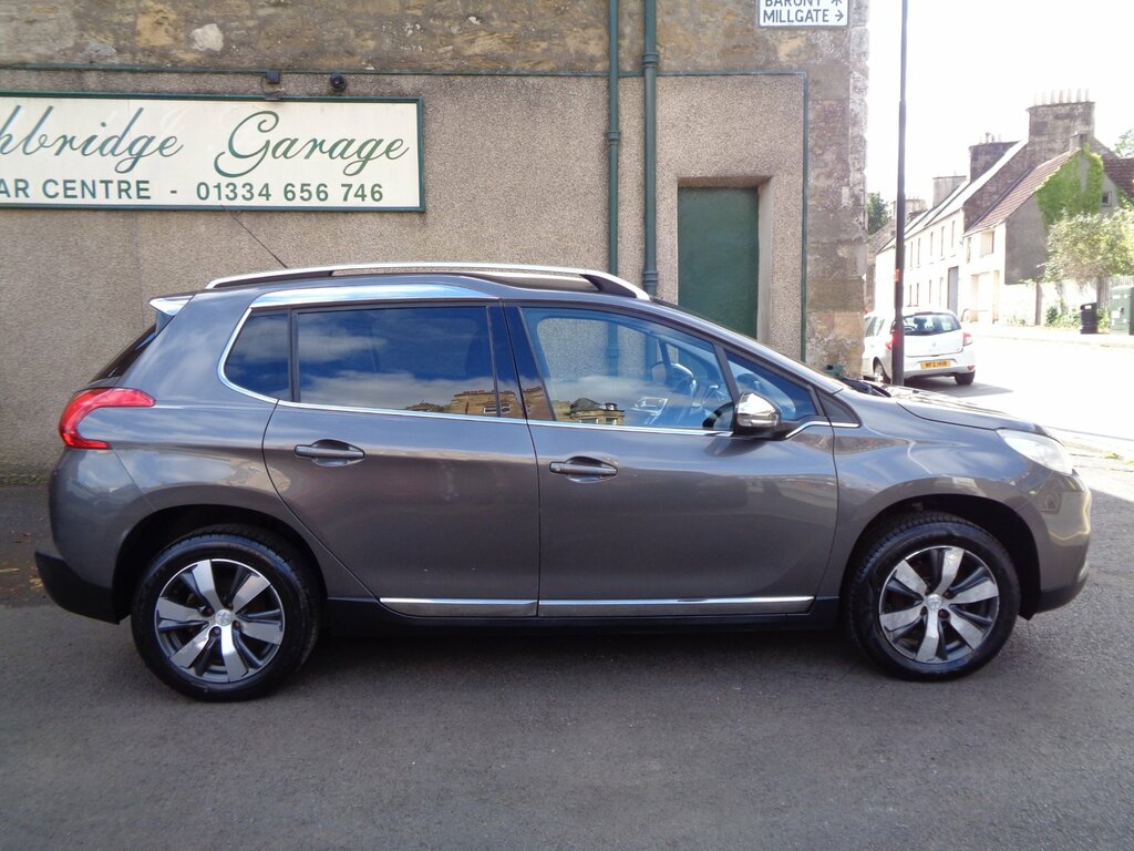 Peugeot 2008 1.6E Hdi Red #9