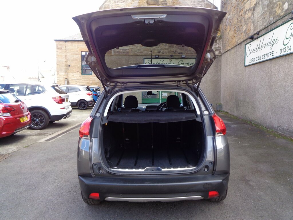 Peugeot 2008 1.6E Hdi Red #8