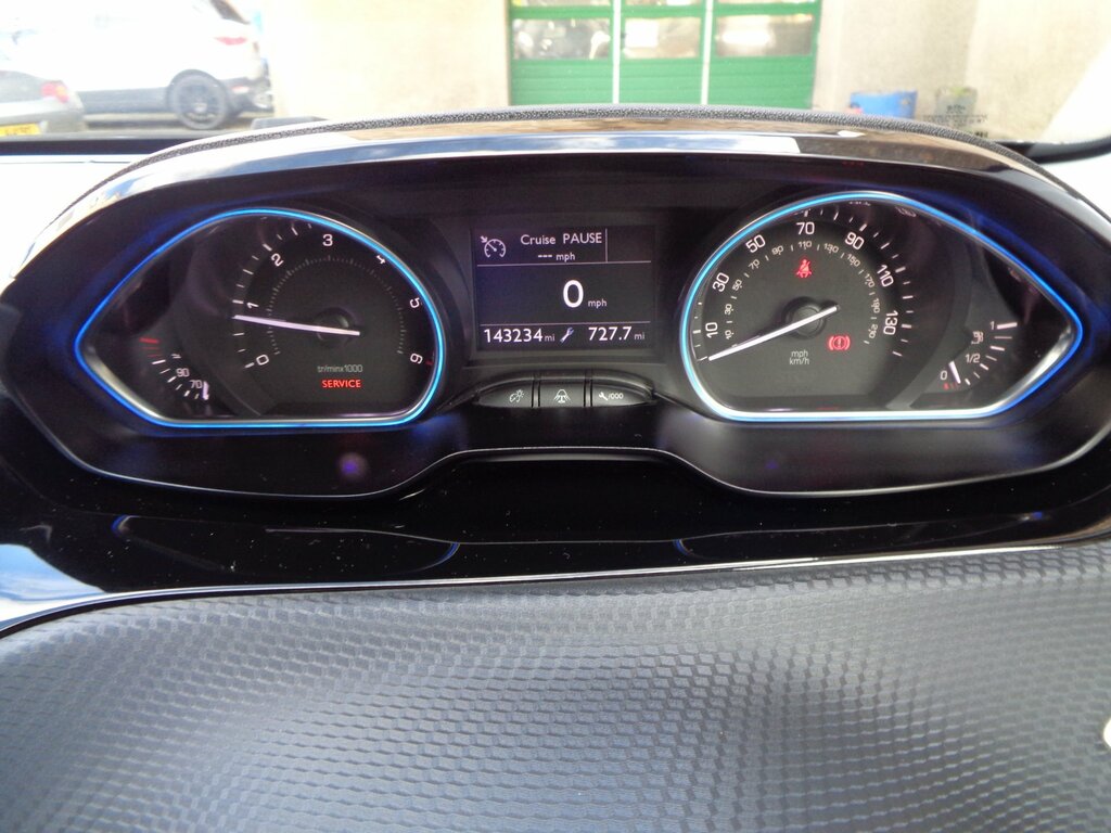 Peugeot 2008 1.6E Hdi Red #15