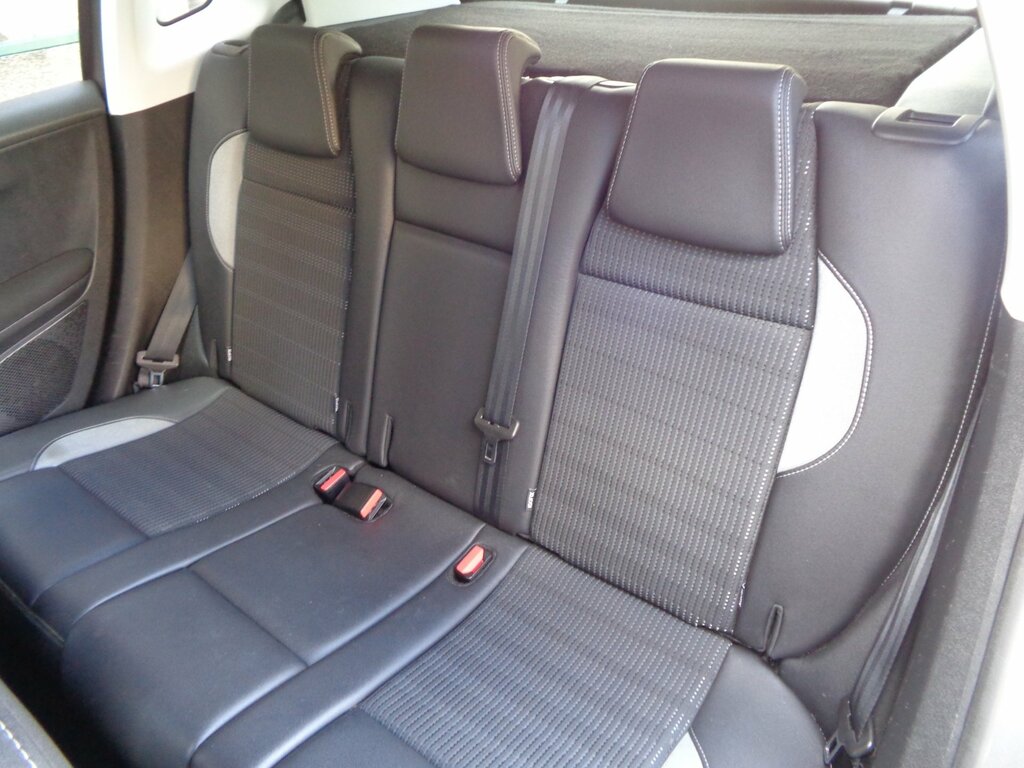 Peugeot 2008 1.6E Hdi Red #11