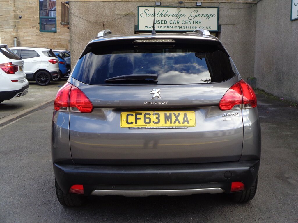 Peugeot 2008 1.6E Hdi Red #7