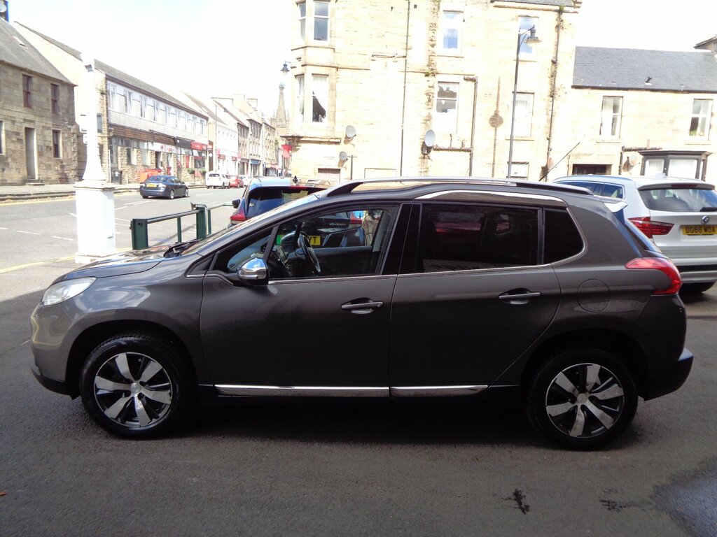 Peugeot 2008 1.6E Hdi Red #10