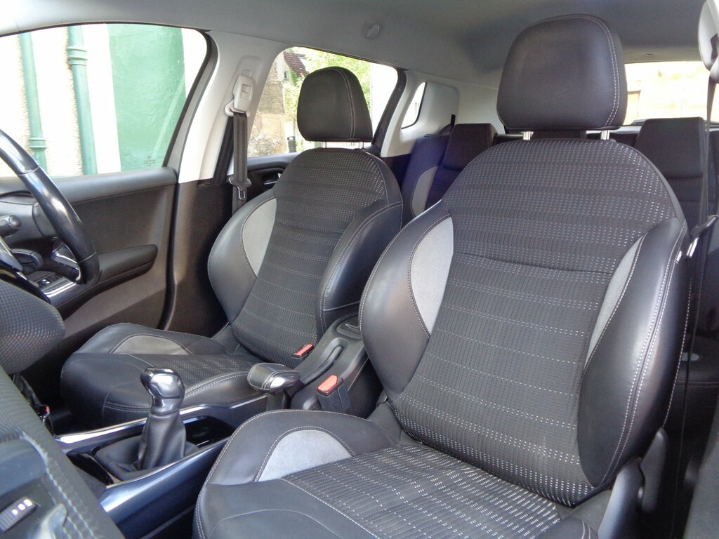 Peugeot 2008 1.6E Hdi Red #12