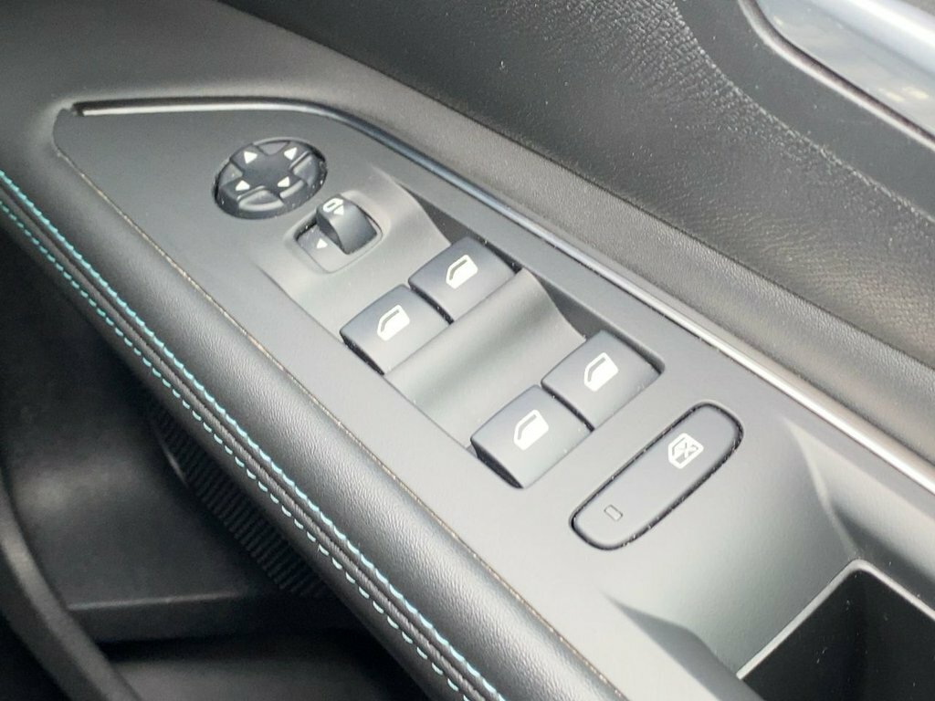 Peugeot 5008 Active Bluehdi Ss Black #40