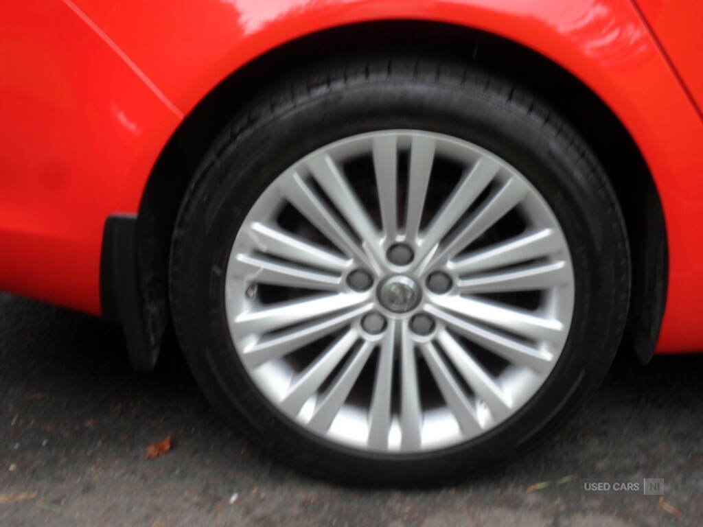 Vauxhall Insignia 1.4T Design Start Stop Red #5