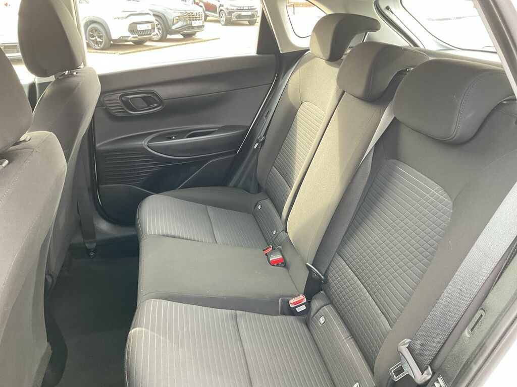 Hyundai I20 Hatchback Black #17