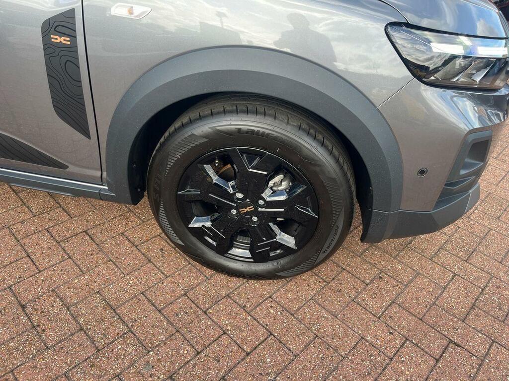 Dacia Sandero Stepway Hatchback 1.0 Tce Extreme Green #9