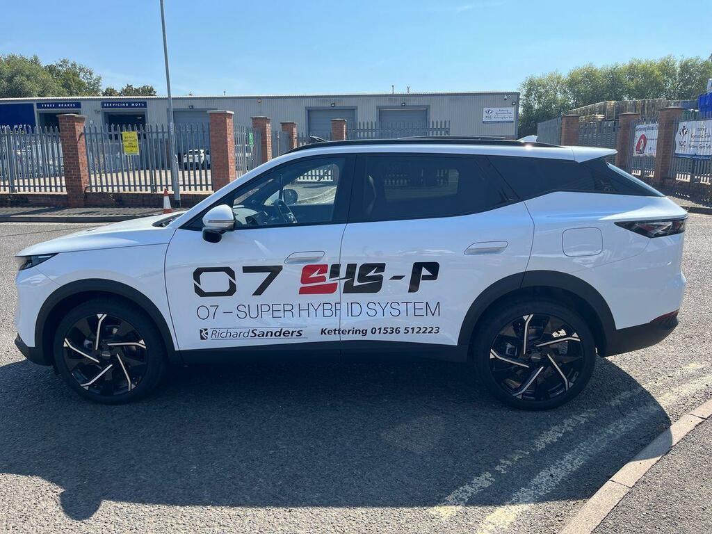 Omoda 7 1.5T Shs 18.4Kwh Noble Suv Plug-in Hybr White #6