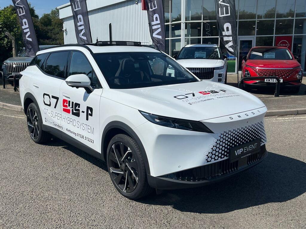 Omoda 7 1.5T Shs 18.4Kwh Noble Suv Plug-in Hybr White