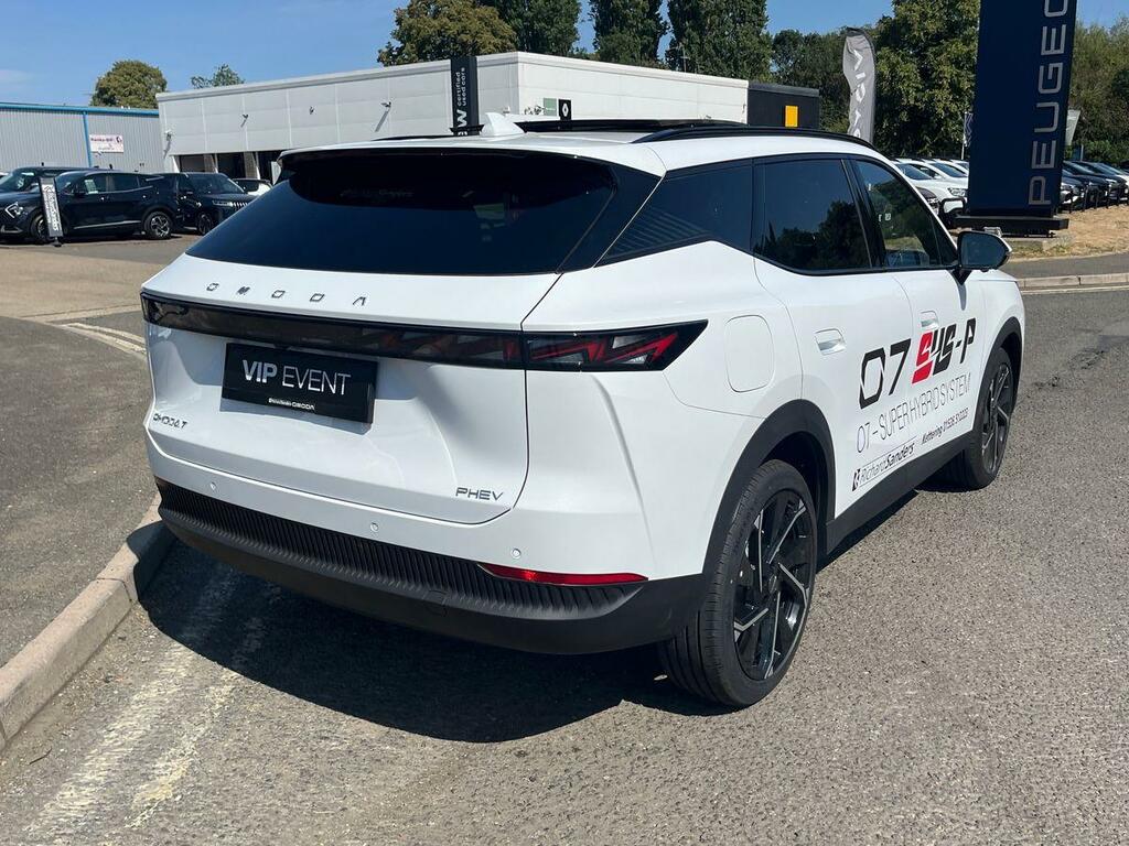 Omoda 7 1.5T Shs 18.4Kwh Noble Suv Plug-in Hybr White #3