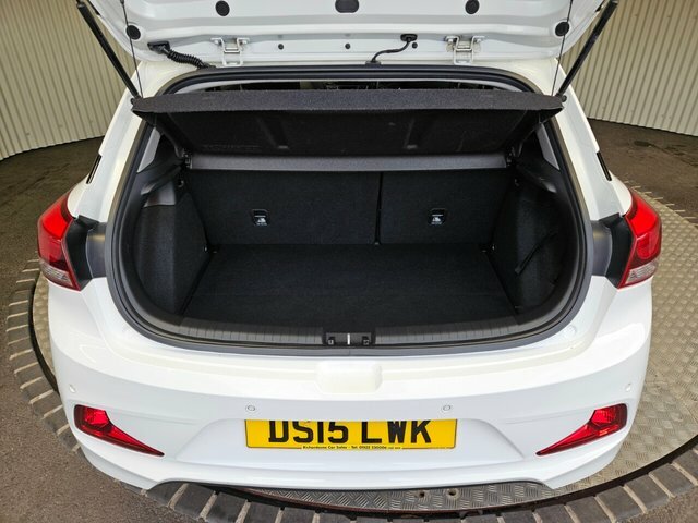 Hyundai I20 1.2 Se Coupe Euro 6 84 Ps White #5