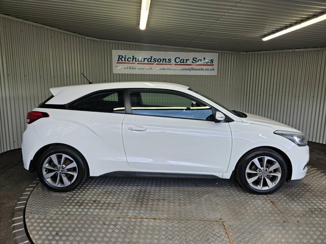 Hyundai I20 1.2 Se Coupe Euro 6 84 Ps White #2