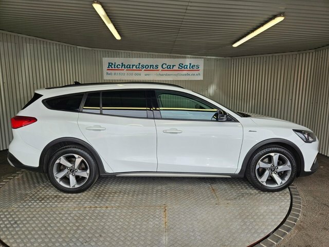 Ford Focus 1.0T Ecoboost Active Estate Euro White #2