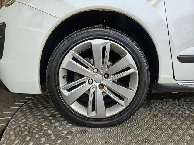 Peugeot 3008 E-hdi Active Grey #14