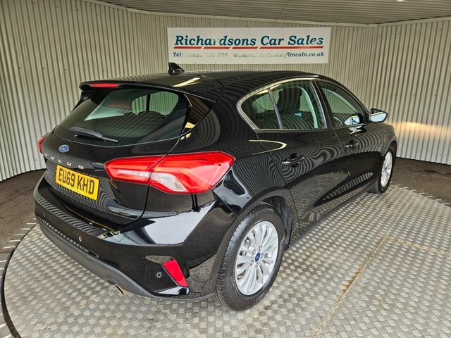 Ford Focus 1.0T Ecoboost Titanium Hatchback Black #3