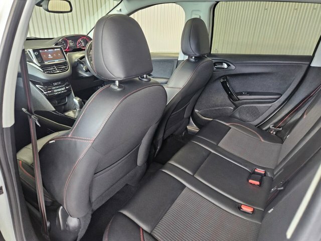 Peugeot 2008 1.2 Puretech Active Grey #29