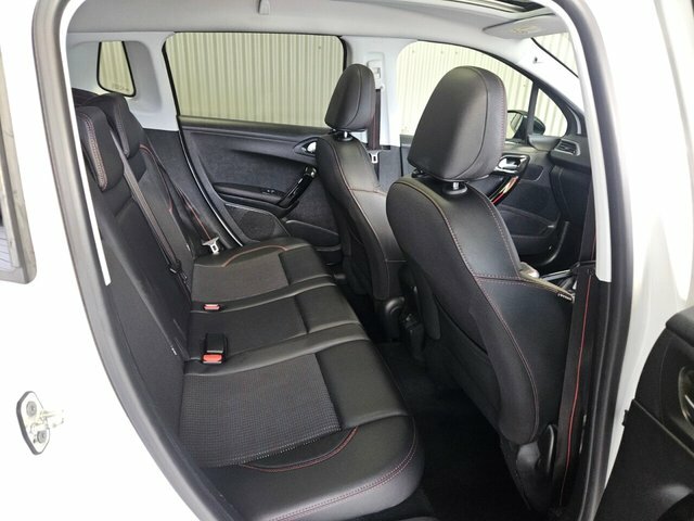 Peugeot 2008 1.2 Puretech Active Grey #25