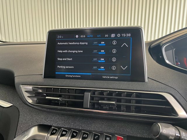 Peugeot 3008 Active Premium White #18