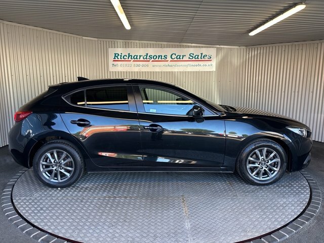 Mazda 3 2.0 Skyactiv-g Se-l Nav Hatchback Manua Black #2