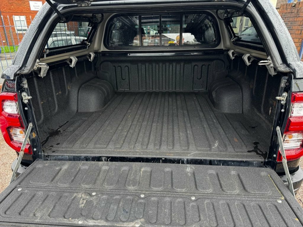Toyota HILUX Pickup #16