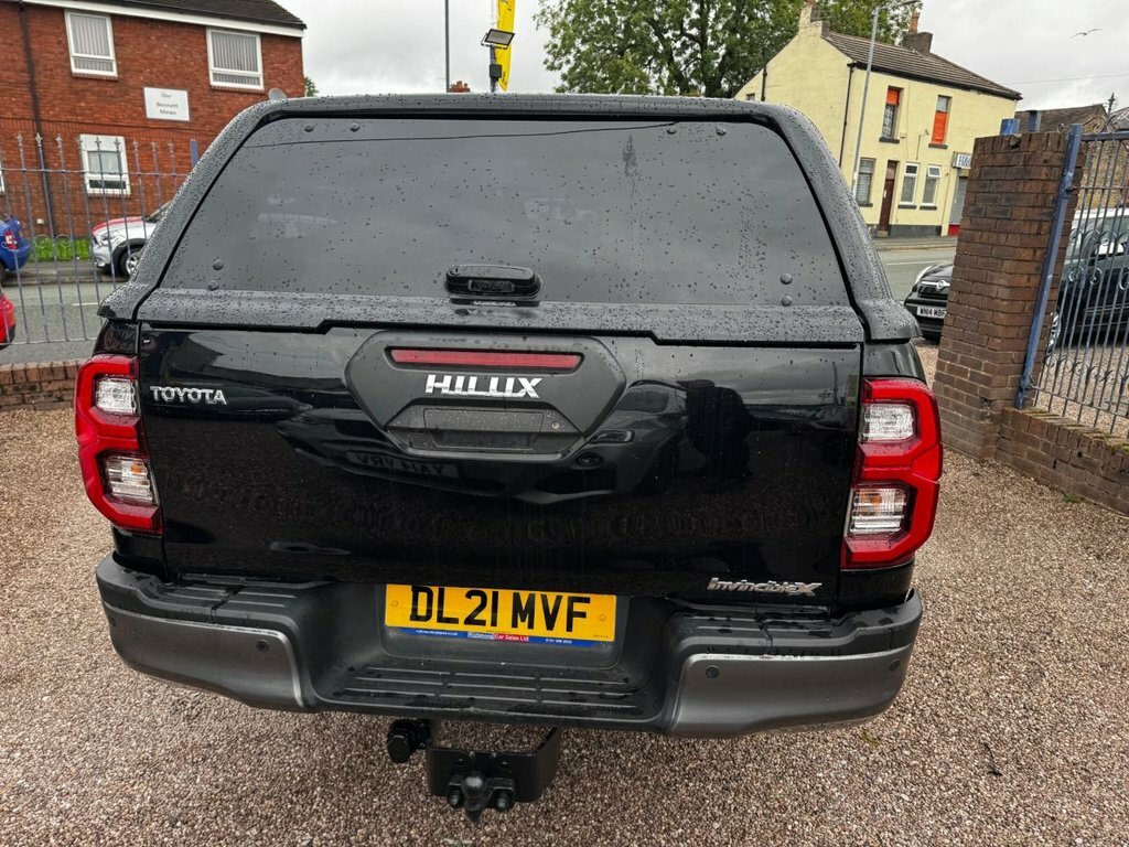 Toyota HILUX 2.8L Invincible X Black #5