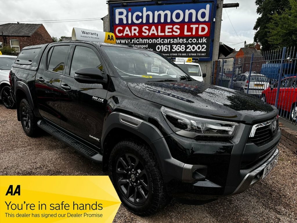 Toyota HILUX 2.8L Invincible X Black