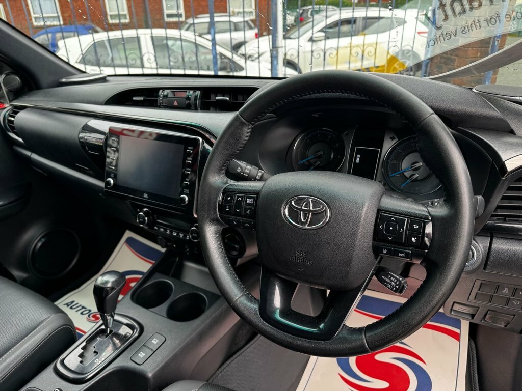 Toyota HILUX Pickup #9