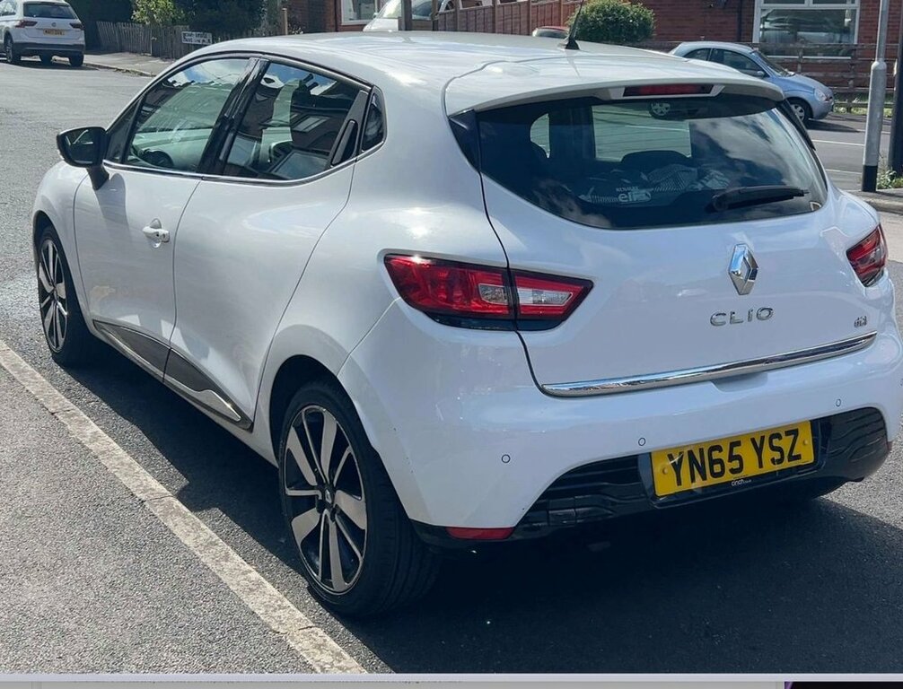 Renault Clio 1.5 Dci 90 Dynamique S Medianav Edc Black #3