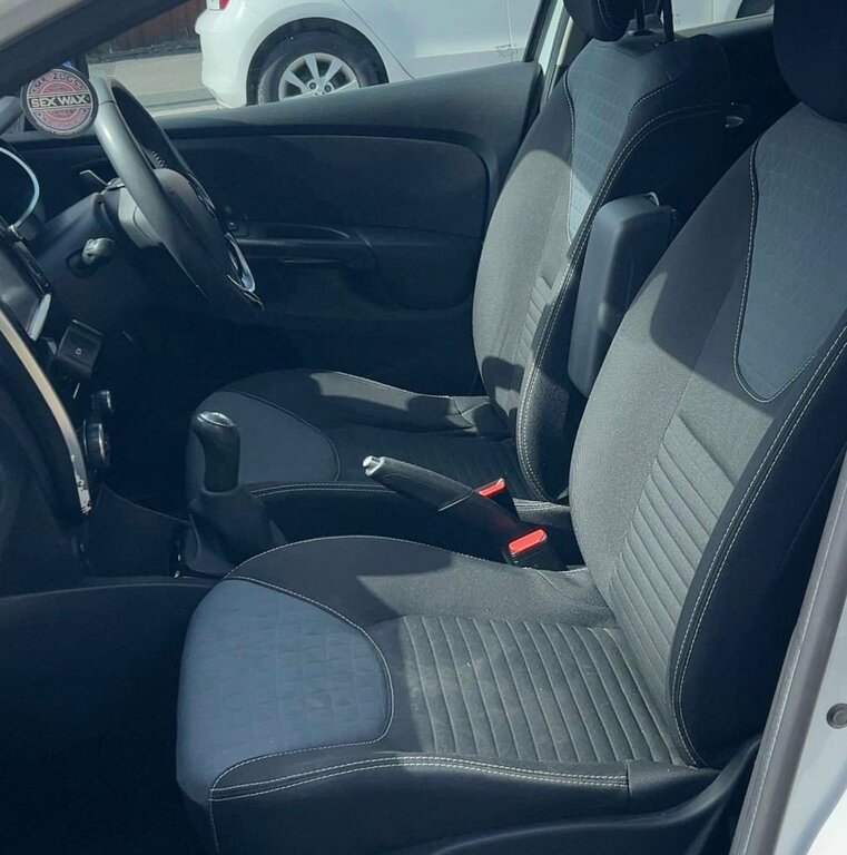 Renault Clio 1.5 Dci 90 Dynamique S Medianav Edc Black #4