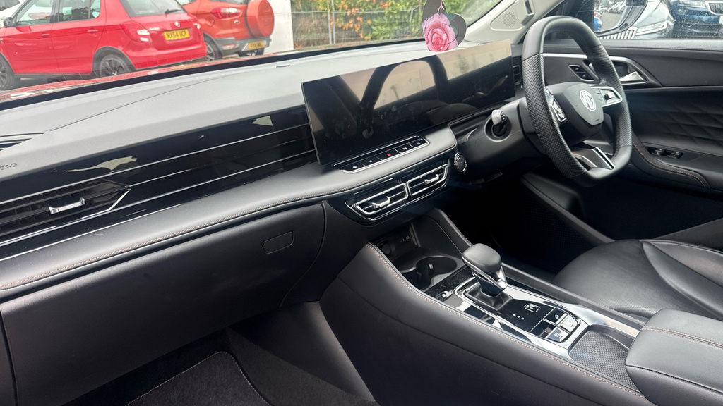 MG HS 1.5 T-gdi 24.7Kwh Trophy Suv Plug-in Hy Black #2