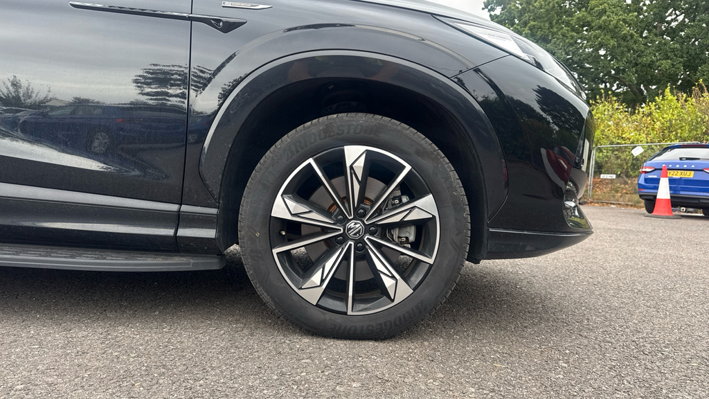 MG HS 1.5 T-gdi 24.7Kwh Trophy Suv Plug-in Hy Black #5