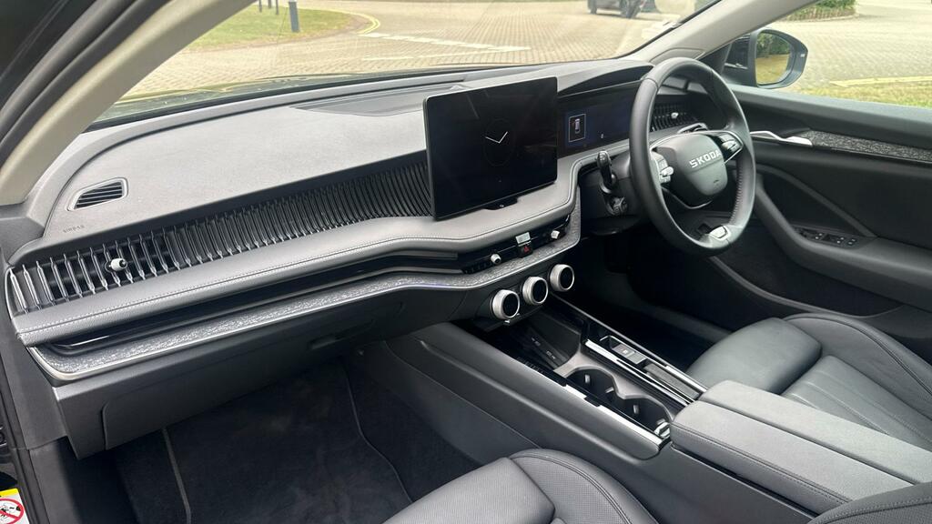 Skoda Superb Superb Estate Se L 1.5 Tsi E-tec 150 Ps Dsg Black #2