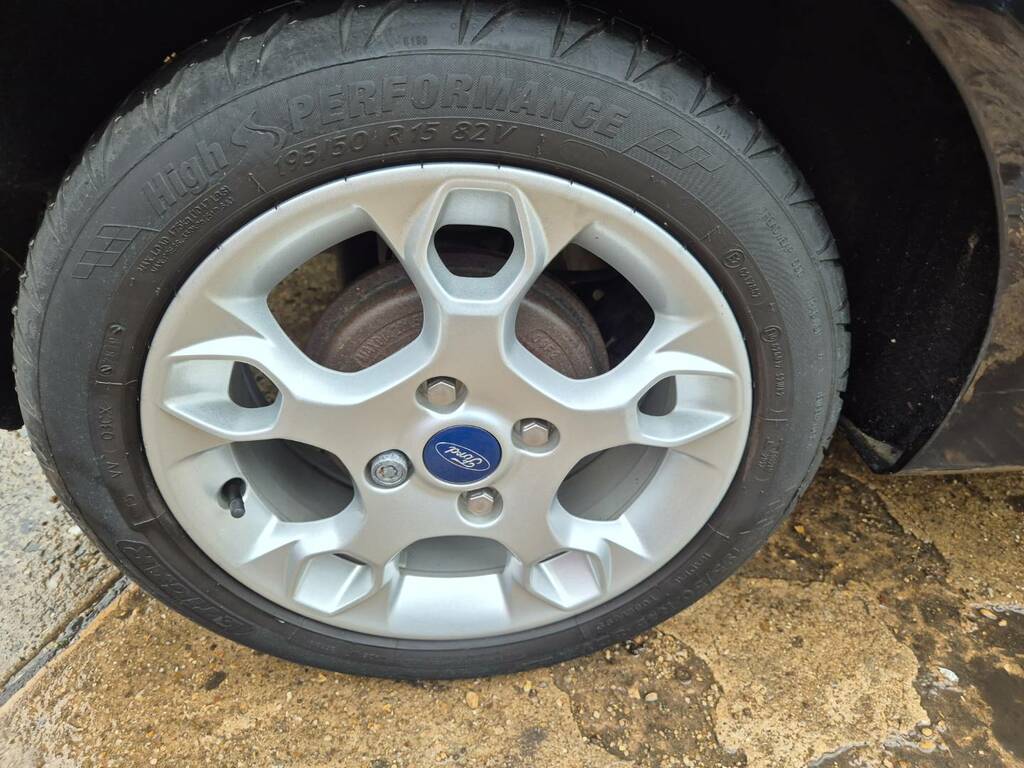 Ford Fiesta 1.4 Zetec Black #4