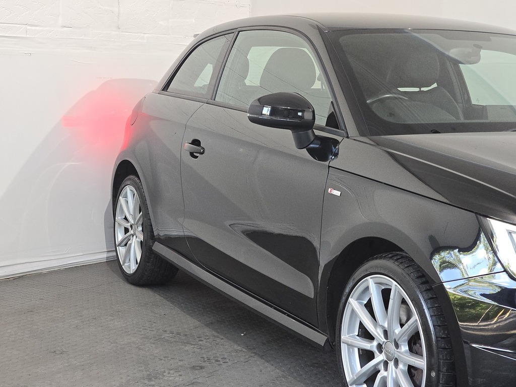 Audi A1 Tdi S Line Black #6