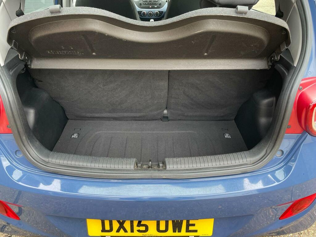 Hyundai I10 Hatchback White #9