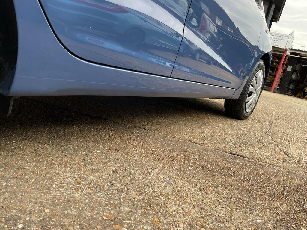 Hyundai I10 Hatchback White #18