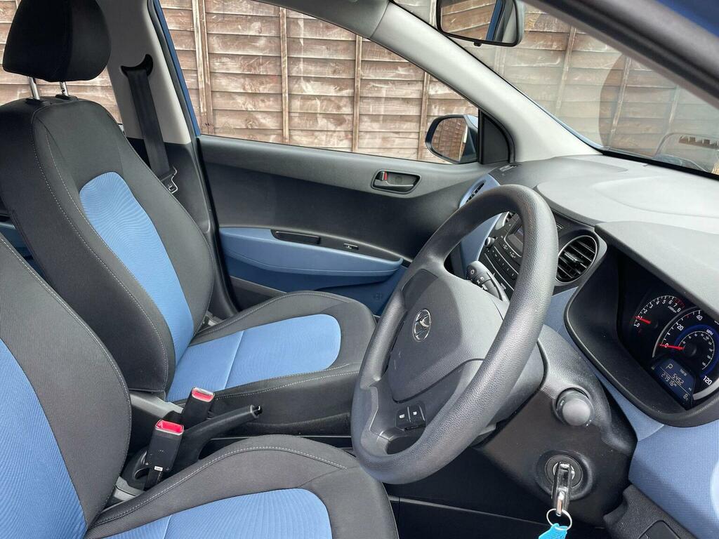 Hyundai I10 Hatchback White #29
