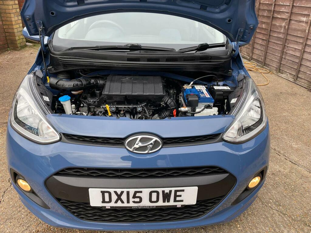 Hyundai I10 Hatchback White #35