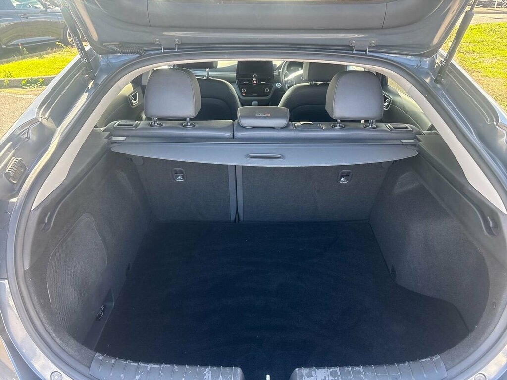 Hyundai Ioniq Hatchback White #8