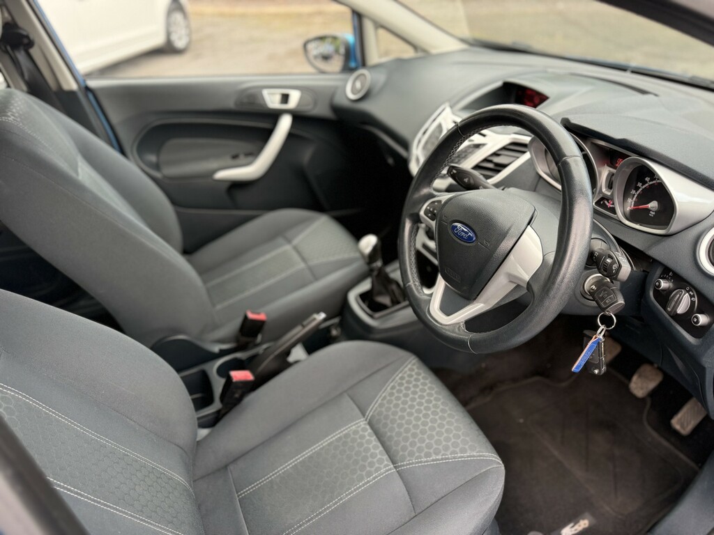 Ford Fiesta 1.4 Titanium Hatchback 149 G Black #3