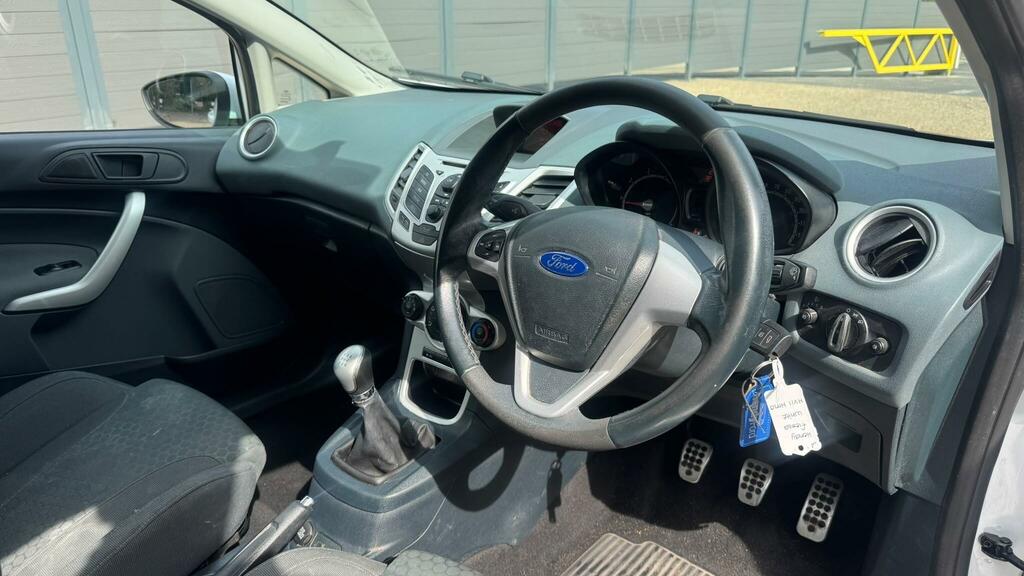 Ford Fiesta 1.4 Titanium Black #9