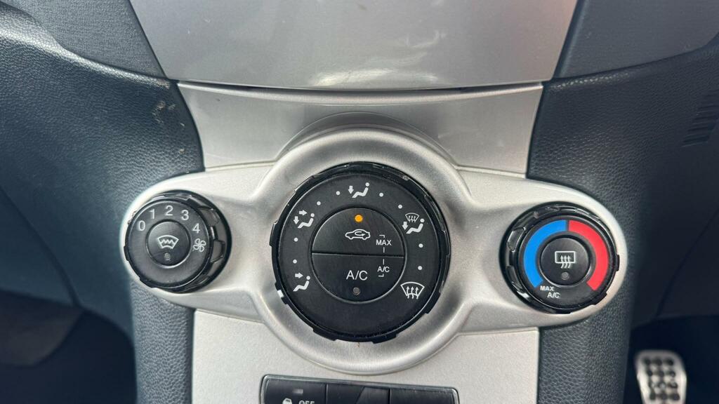 Ford Fiesta 1.4 Titanium Black #12