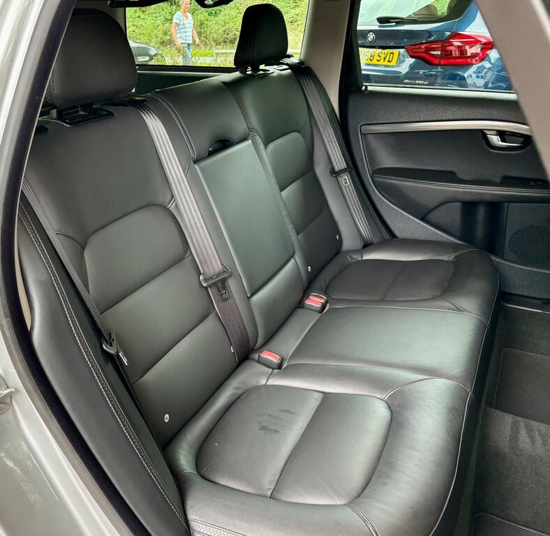 Volvo XC70 D4g Se Nav Winter Pack, Front Park Assist, Power Black #22