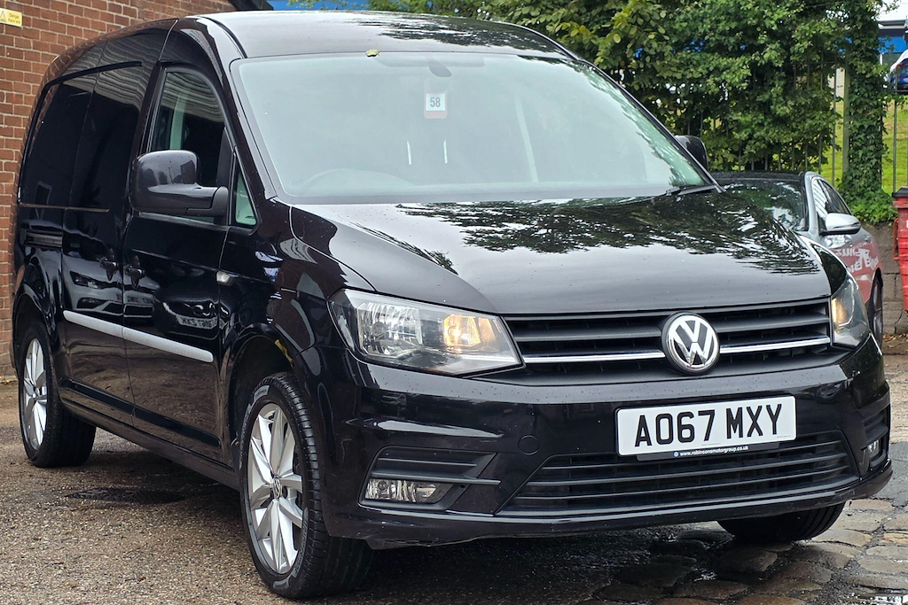 Volkswagen Caddy Maxi 2.0 Tdi C20 Bluemotion Tech Highline Lwb Euro 6 S Black