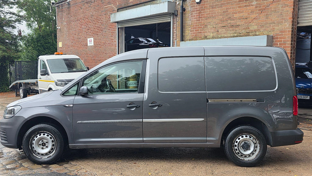 Volkswagen Caddy Maxi 2L Startline 6Dr Blue #4