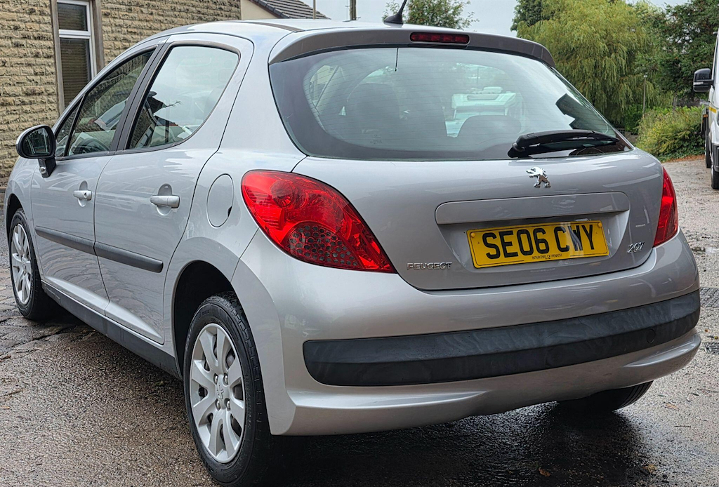 Peugeot 207 1.4 16V S Silver #4
